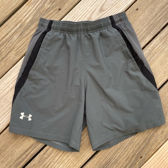 Under Armour Launch Athletic Fitted Heatgear Shorts Men’s Small - Picture 1 of 13